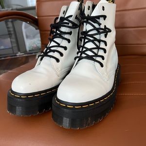 Dr Martens Jadon platform